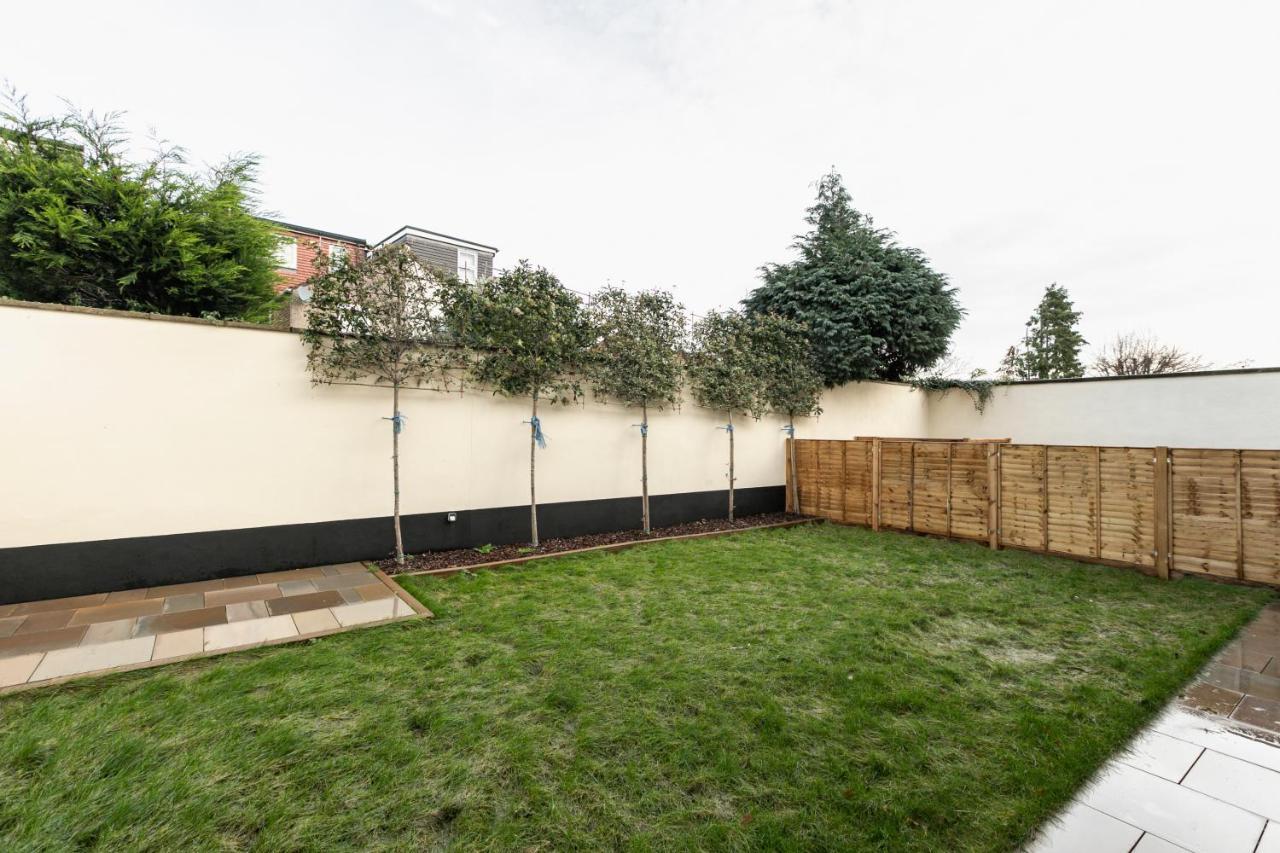 Skyvillion - London Enfield Chase Apartments With Parking & Wifi Exterior foto
