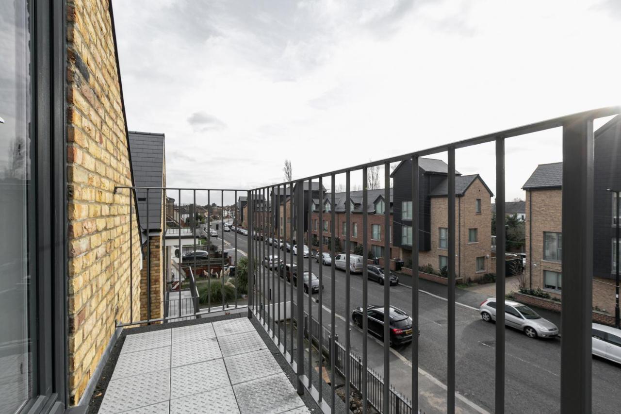 Skyvillion - London Enfield Chase Apartments With Parking & Wifi Exterior foto