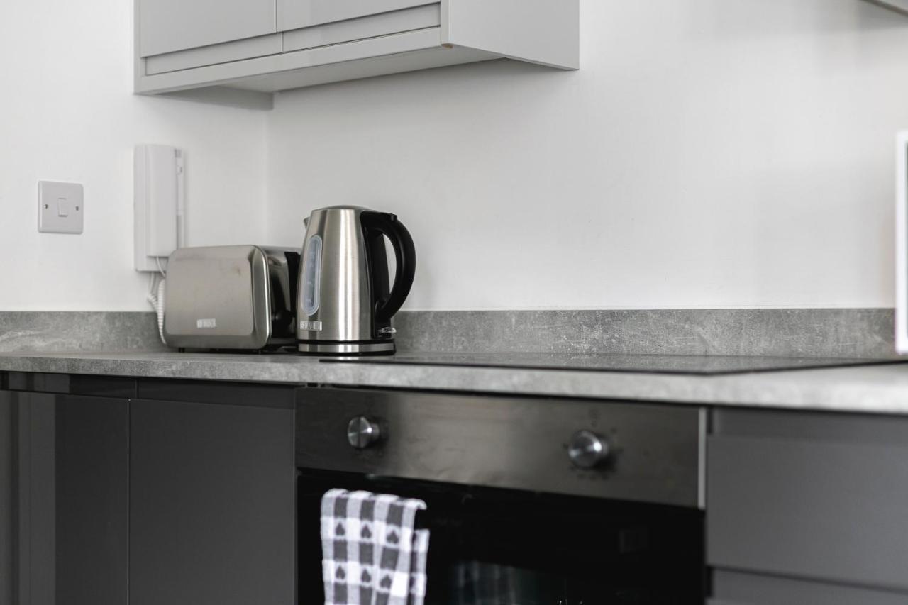 Skyvillion - London Enfield Chase Apartments With Parking & Wifi Exterior foto