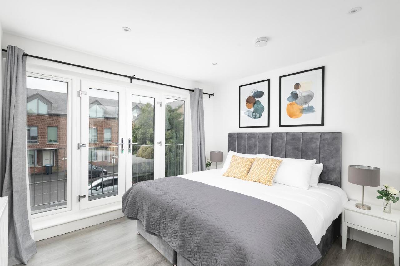 Skyvillion - London Enfield Chase Apartments With Parking & Wifi Exterior foto