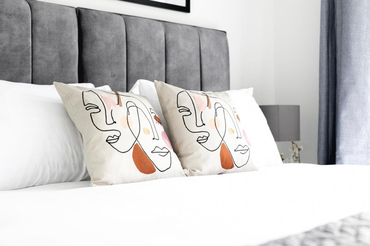 Skyvillion - London Enfield Chase Apartments With Parking & Wifi Exterior foto