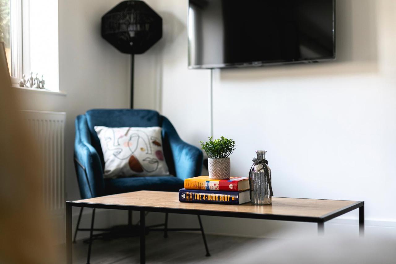 Skyvillion - London Enfield Chase Apartments With Parking & Wifi Exterior foto